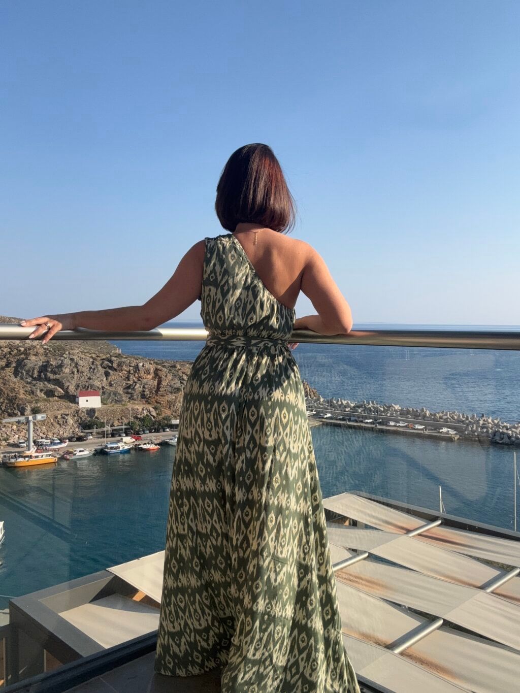 ΑΝΟΙΧΤΟ ΠΡΑΣΙΝΟ ΣΑΤΕΝ ΜΑΧΙ ΦΟΡΕΜΑ ΜΕ ΣΧΕΔΙΟ ΚΑΙ ΕΝΑΝ ΩΜΟ - Image 3